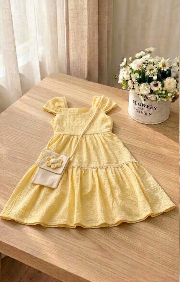 Alternative view of Vestido Infantil Amarelo Primavera/Verão com Babados